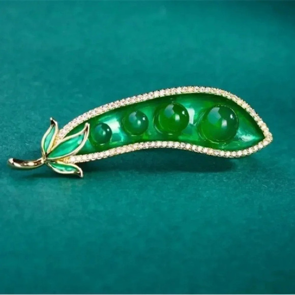VQ Peas Brooch - Picture 2 of 5